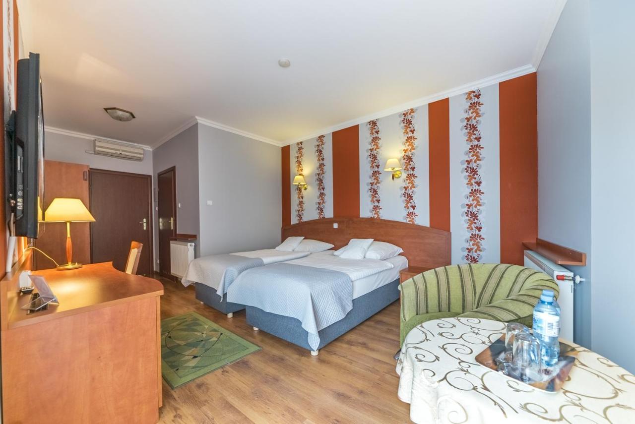 Hotel Doris 오보르니키 외부 사진