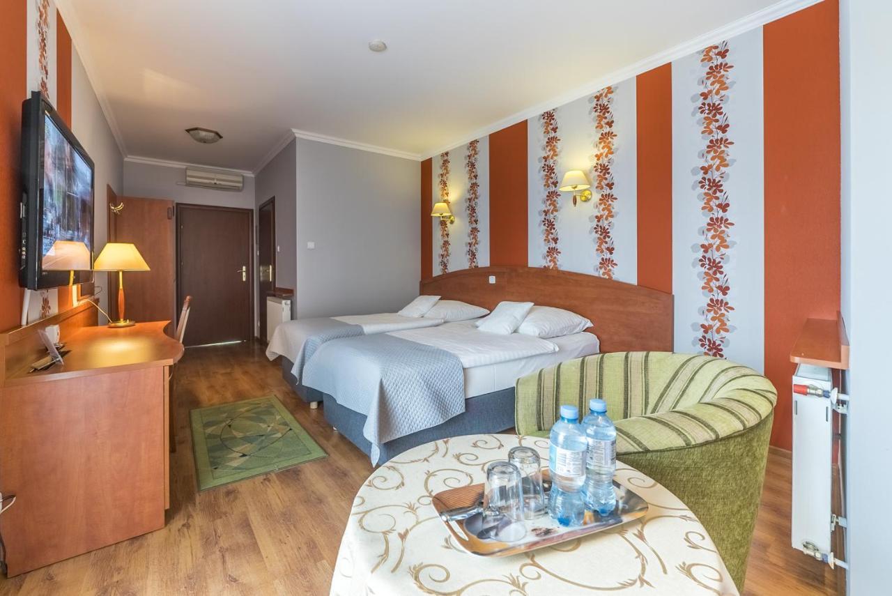 Hotel Doris 오보르니키 외부 사진