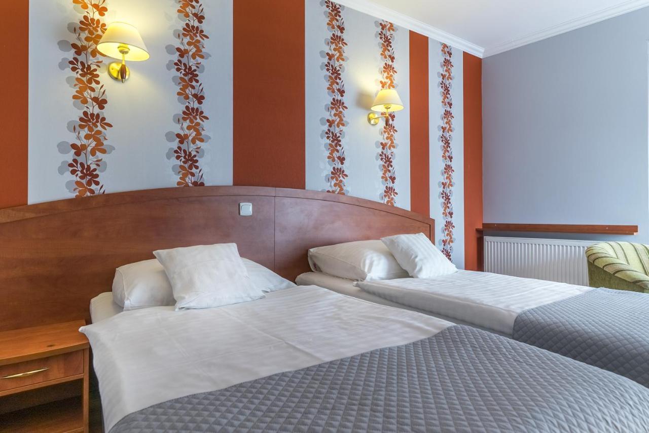 Hotel Doris 오보르니키 외부 사진