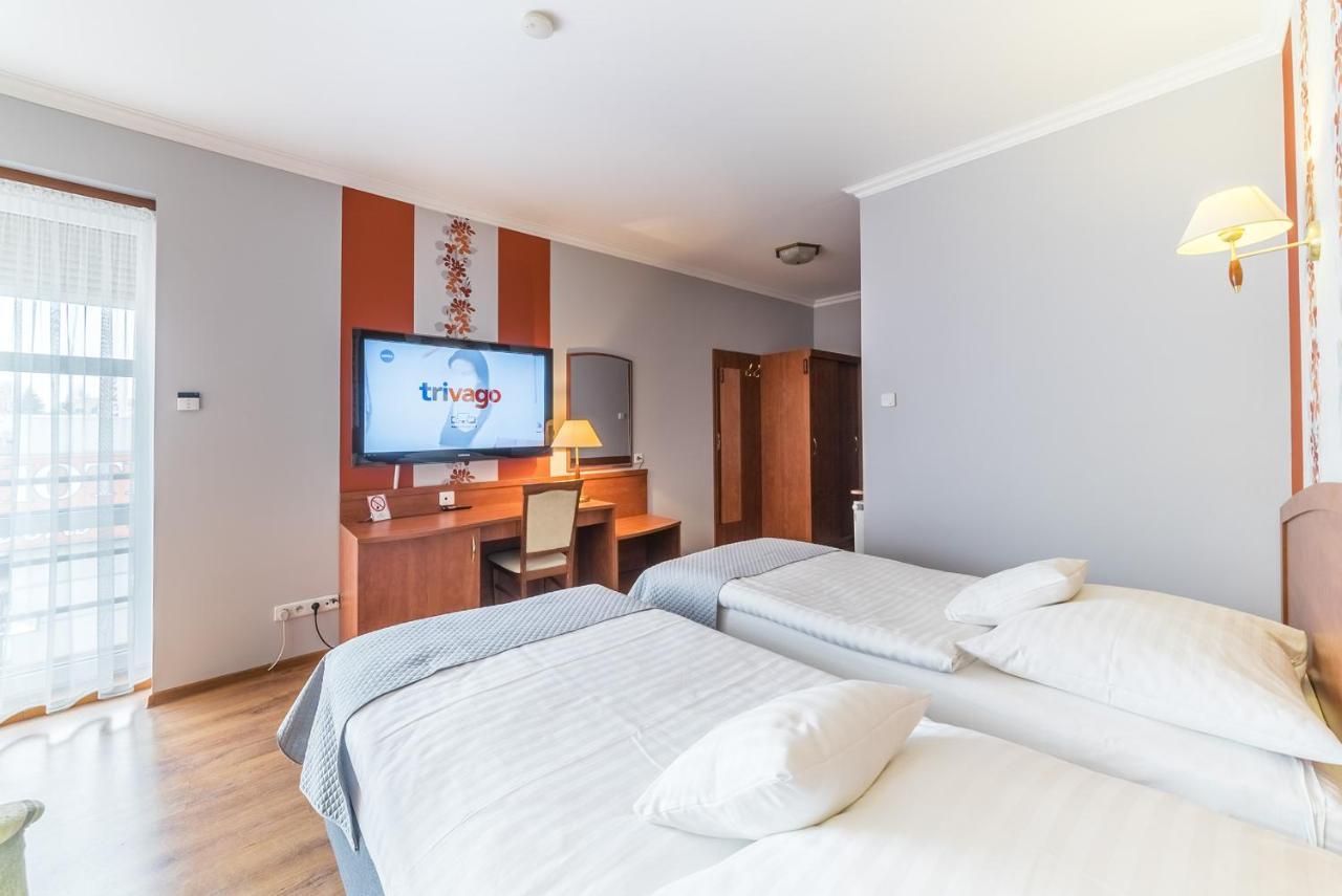 Hotel Doris 오보르니키 외부 사진
