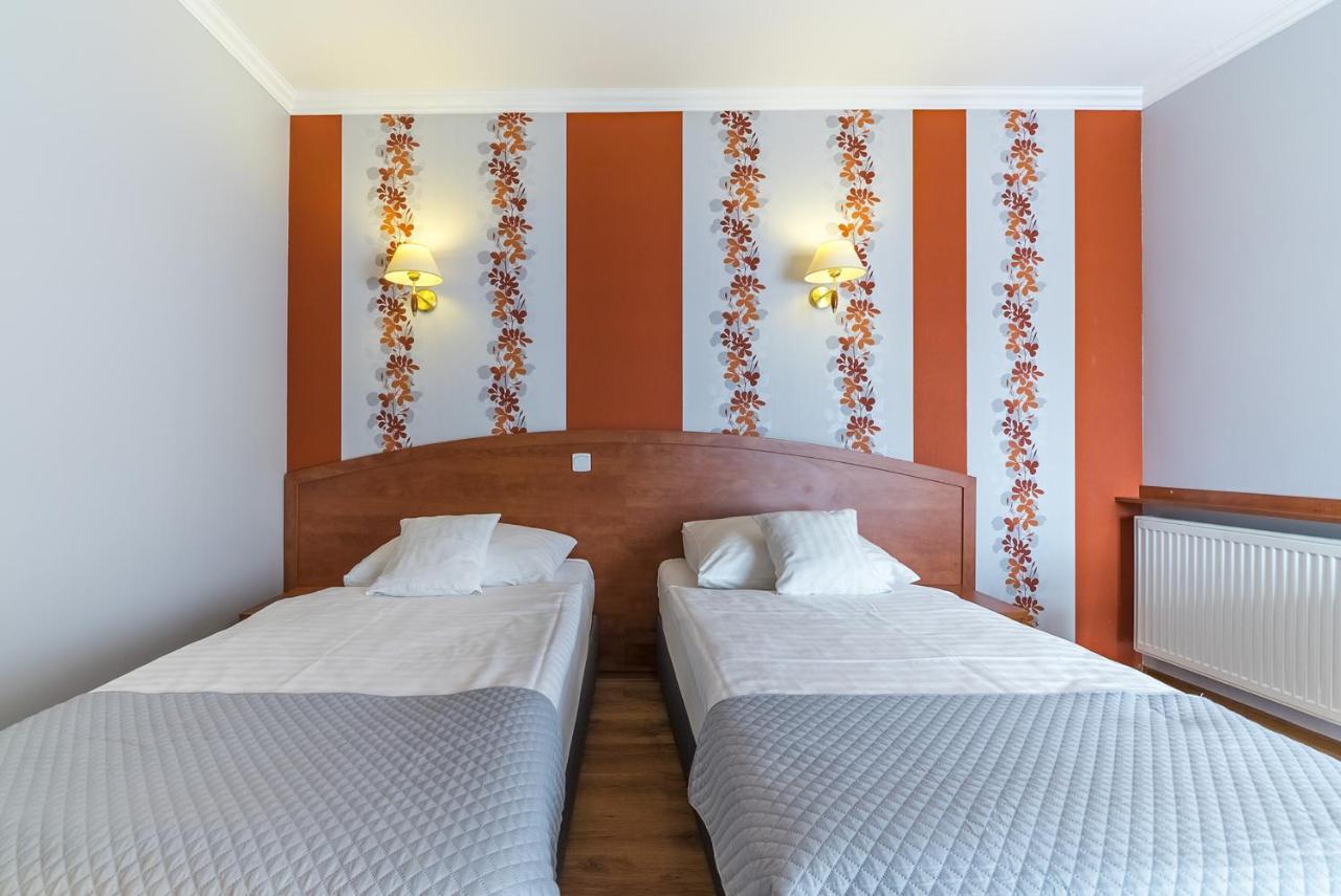 Hotel Doris 오보르니키 외부 사진