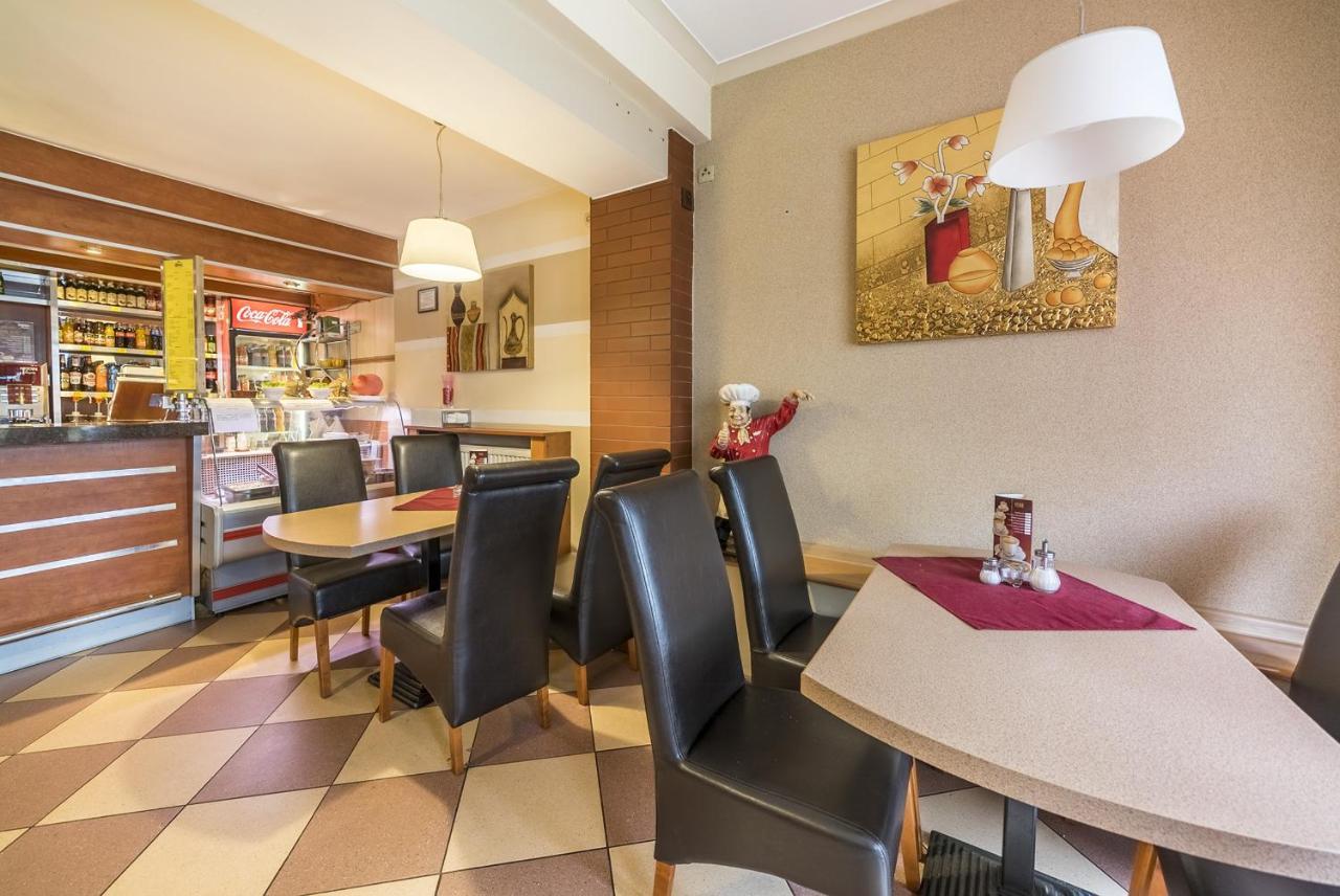 Hotel Doris 오보르니키 외부 사진