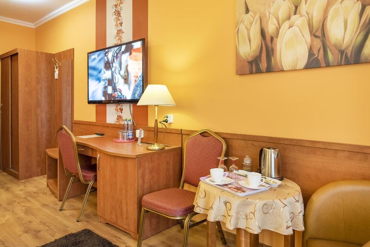 Hotel Doris 오보르니키 외부 사진