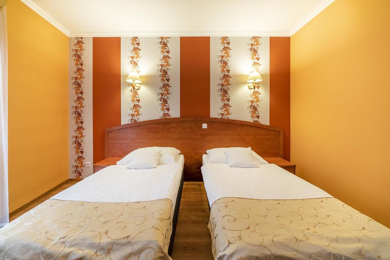 Hotel Doris 오보르니키 외부 사진