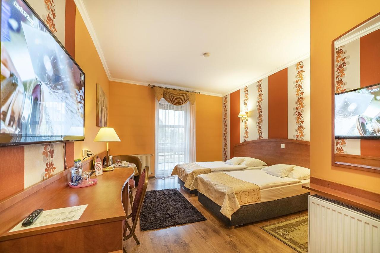 Hotel Doris 오보르니키 외부 사진