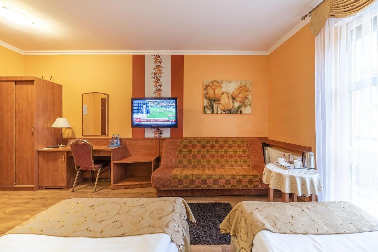 Hotel Doris 오보르니키 외부 사진