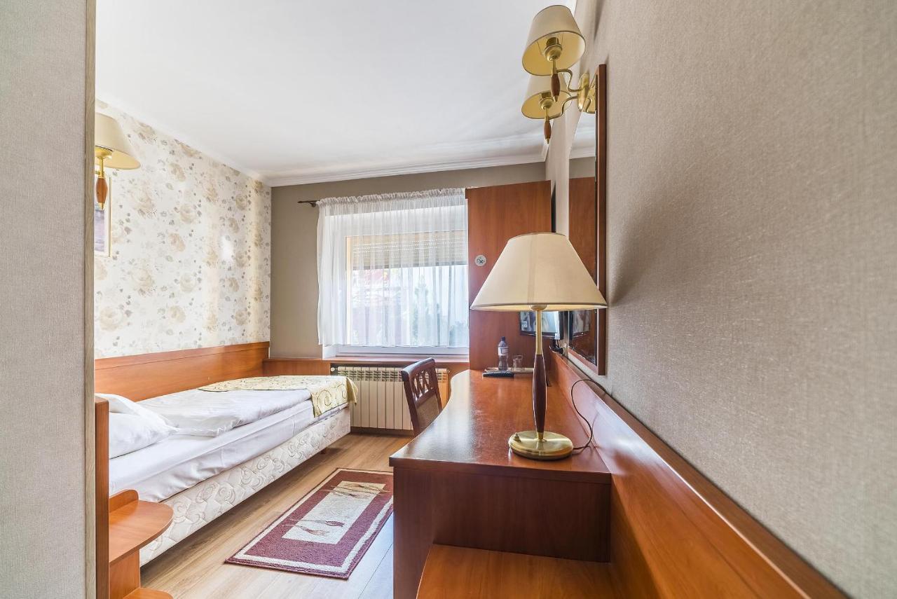 Hotel Doris 오보르니키 외부 사진