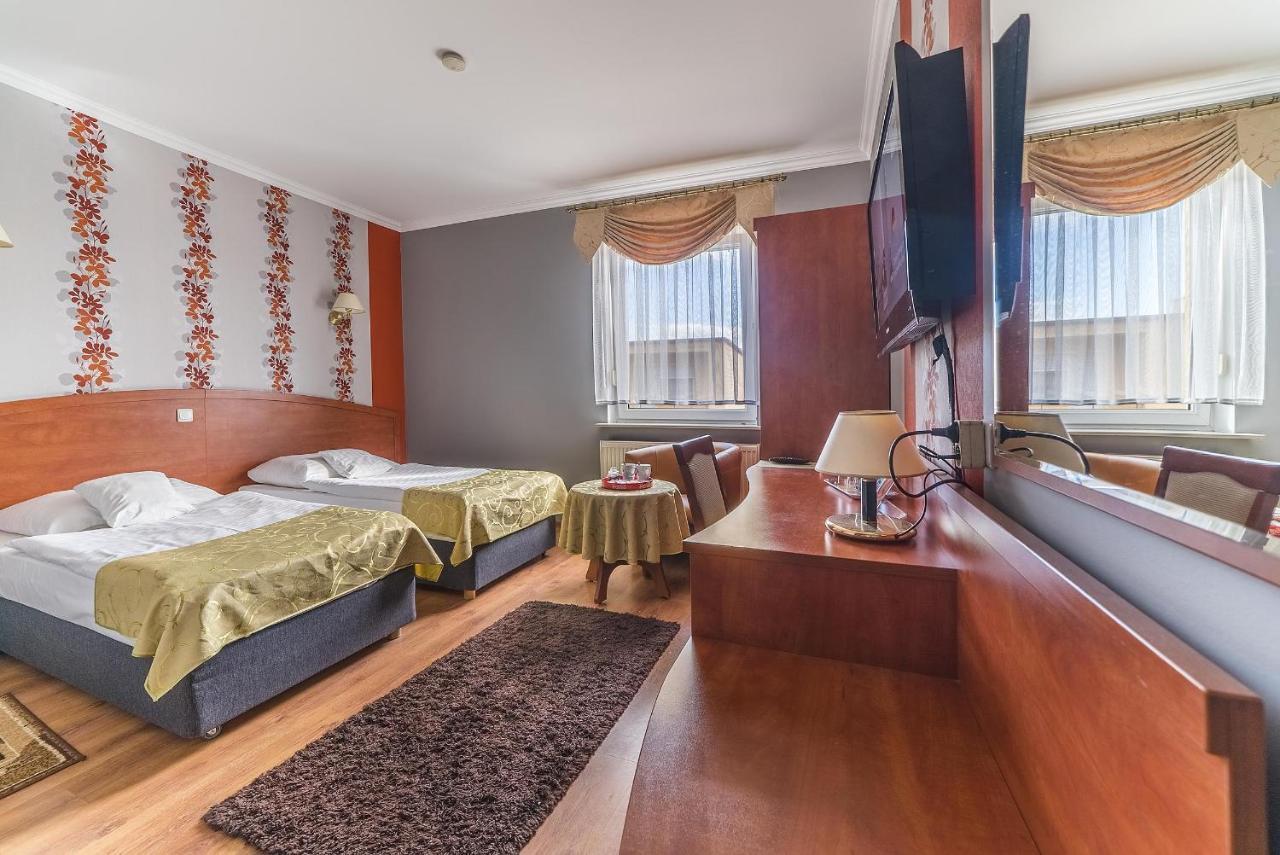 Hotel Doris 오보르니키 외부 사진