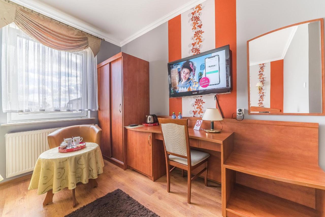 Hotel Doris 오보르니키 외부 사진